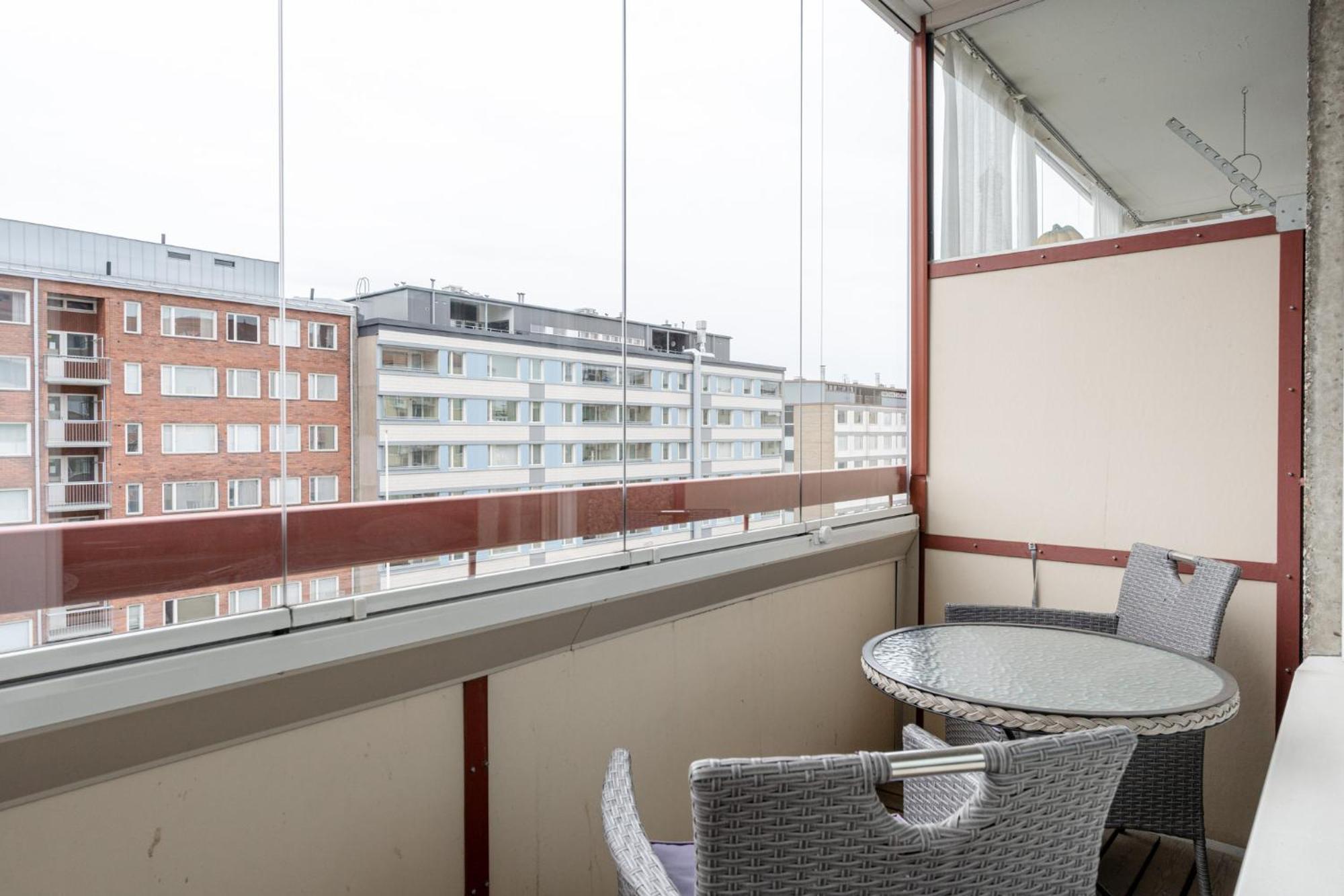 טמפרה Heartful 1Br Apartment With Balcony Next To Railway Station - Hosted By 2Ndhomes מראה חיצוני תמונה
